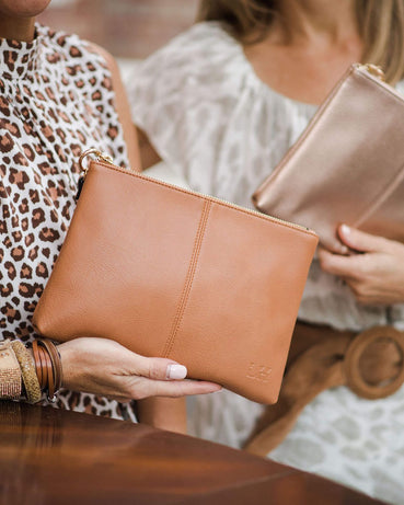 Gracie Clutch - Camel