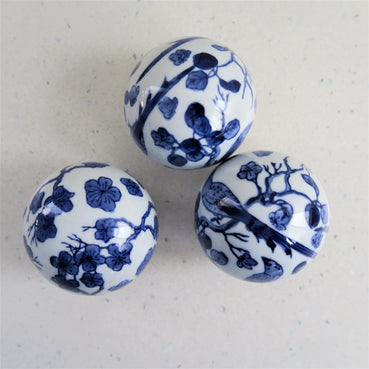 Porcelain Balls Set of 3 Mix